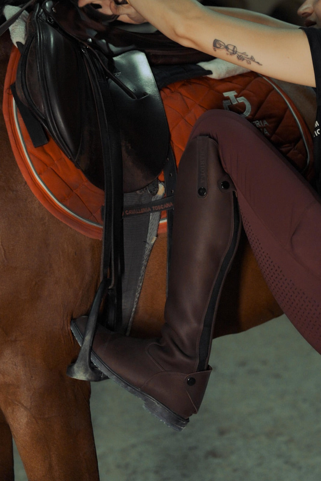 Chariot A Full Boots in Brown