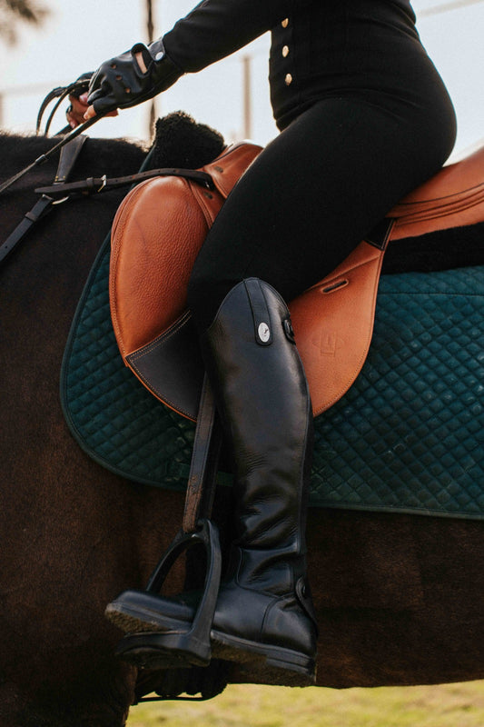 Chariot A Full Boots in Black